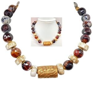 ✨ Exotic Gemstone Red & Brown
Tiger Eye Short Necklace with Vintage Focal Point✨